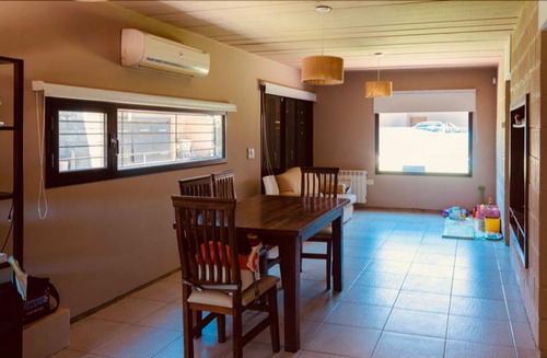 Imagen 3 de 10 de Casas En Venta City Bell 3 Dormi Parrilla Pileta