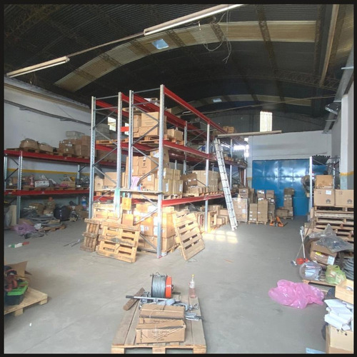 Imagen 9 de 11 de Impecable Galpón En Excelente Zona Estratégica Comercialmente