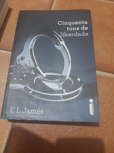Três Volumes Cinquenta Tons De Cinza V 1 V2 E V 3 (Usado)