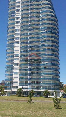 Apartamento En Mansa, 3 Dormitorios *- Ref: 4801