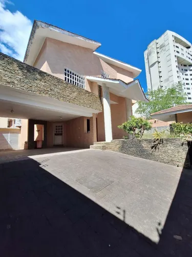 Casa En Venta En El Parral. Dl