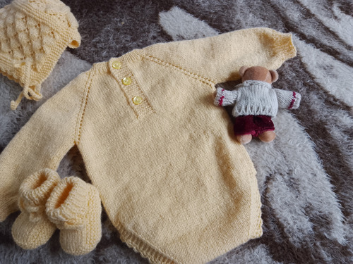 Body, Gorrita Y Escarpines Bebé Manga Larga Tejido Amarillo Maiz 1-3 M