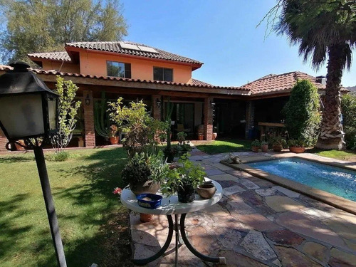 Imagen 2 de 21 de Hermosa Casa Estilo Chilena En Santa Elena