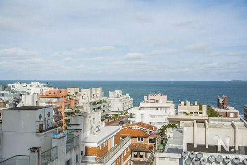 Esplendido Departamento En Venta Ubicado En El Edificio Fontemar Con Panorama Al Mar.