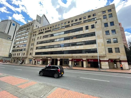 En Venta Local Comercial Con Mezzanine En El C.c Palma Real, Bogotá (18660).