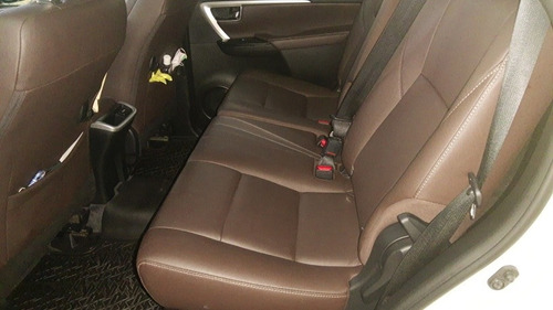 Imagem 8 de 12 de Toyota Sw4 2019 2.8 Tdi Srx 7l 4x4 Aut. 5p