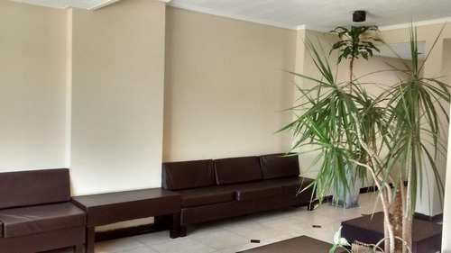Imagen 6 de 19 de Departamento De Dos Ambientes En Venta, Moron. Excelente Ubicación, Zona Residencial.