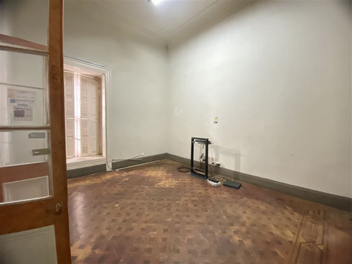 Local Comercial Con Potencial / Recoleta