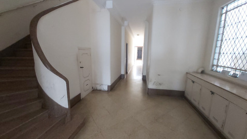 Local + Departamento 2 Amb Chico Planta Baja Con Patio