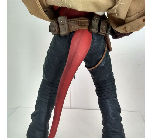 Boneco Hellboy Mezco 2008 ( Ver Fotos ) (Usado)