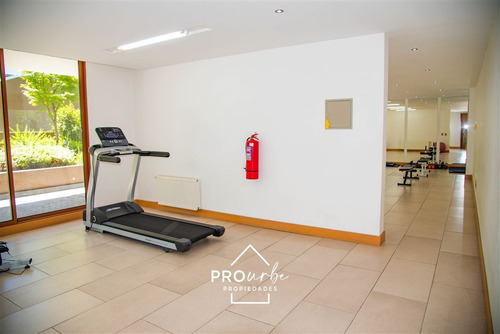 Departamento En Venta De 3 Dorm. Con Jardin En Las Condes