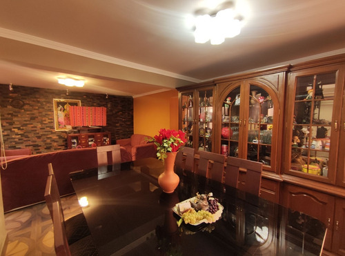 Imagen 5 de 11 de 247.000 $us Amplia Casa Multifamiliar Sobre Av Circunvalacio