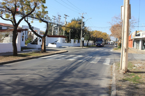 Imagen 15 de 15 de Gran Casa Con Local Comercial.