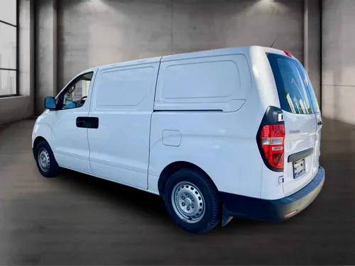 Hyundai Starex 2.4 Cargo Van