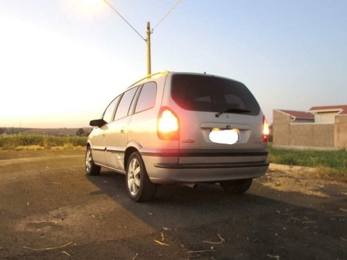 Imagem 10 de 15 de Chevrolet Zafira 2005 2.0 Elite Flex Power Aut. 5p