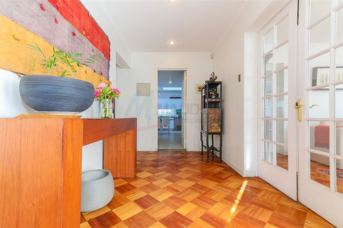 Casa En Venta De 5 Dorm. En Las Condes