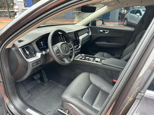 Volvo XC60 2.0 B5 Momentum Hybrida At 4x4