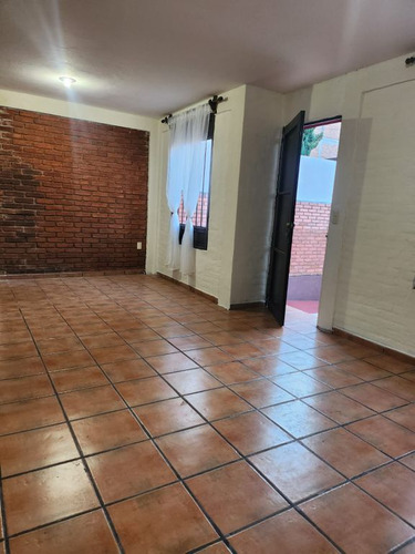 Casa En Venta Con Estilo Rustico En Piedra Lisa
