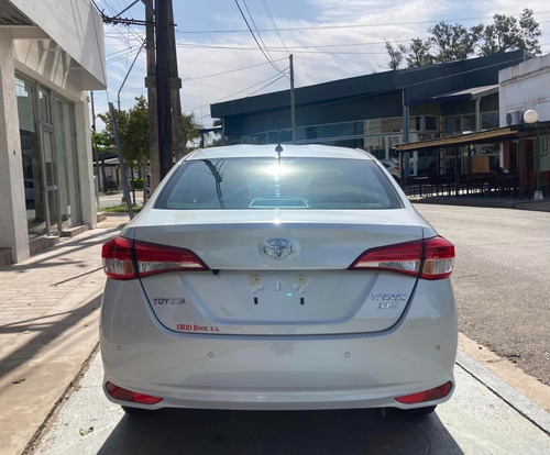 Imagen 6 de 15 de Toyota Yaris 4 Puertas 1.5 6m/t Xls 0km My2023