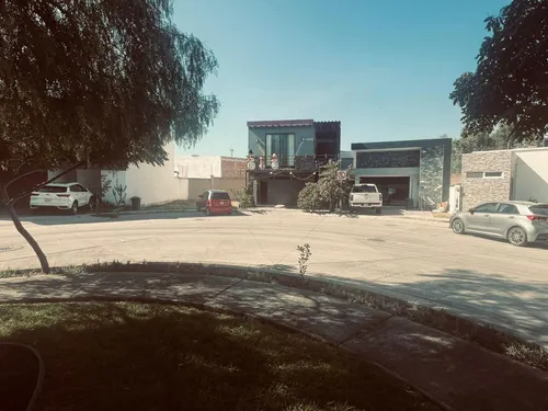 Casa En Venta En Mayorazgo Santa Lucía, Leon, Gto. De Las Mas Amplias En Terreno Y Construcción