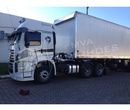 Caminhão Volkswagen Tractor 25-420 - 6x2 T