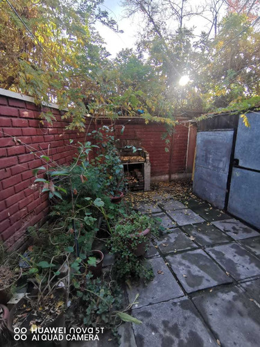 Se Vende Casa En Ñuñoa De 210m2,4d,3b,2e (101315)