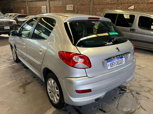 207 Compact Xs 1.4 Chocado En Marcha Andando