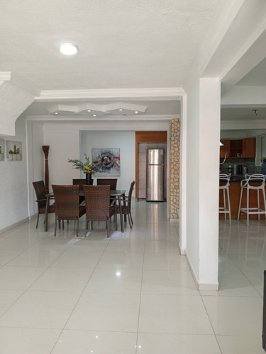 Tree002 Elegante Town House En Laguna Club De 180m2