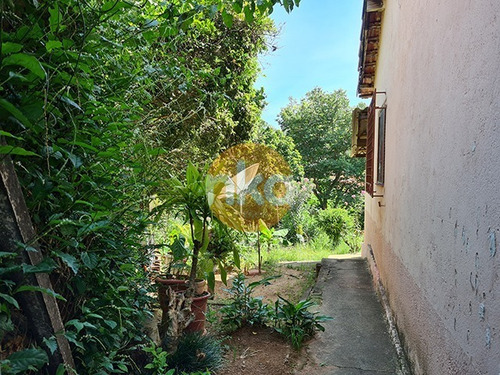 Imagem 2 de 8 de Terreno À Venda C/ 2 Casas E Quintal Grande.