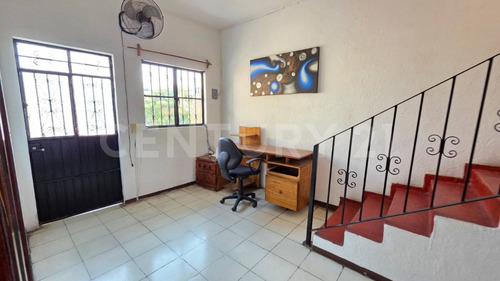 Se Renta Propiedad Fixer Upper.