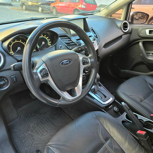 Ford Fiesta Kinetic 1.6 Titanium Powershift 120cv