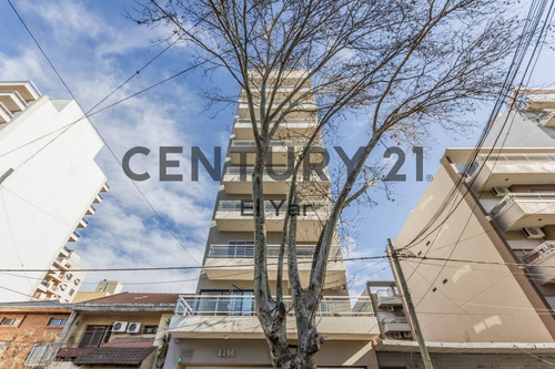 Imagen 3 de 30 de Semipiso 2 Amb En 6° Piso Vista Abierta Balcon Terraza En Centro De Ballester.