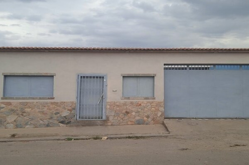 Imagen 1 de 12 de Asein1153 Vende Amplia Casa En San Diego, Sector Villa Nueva. Estado Carabobo