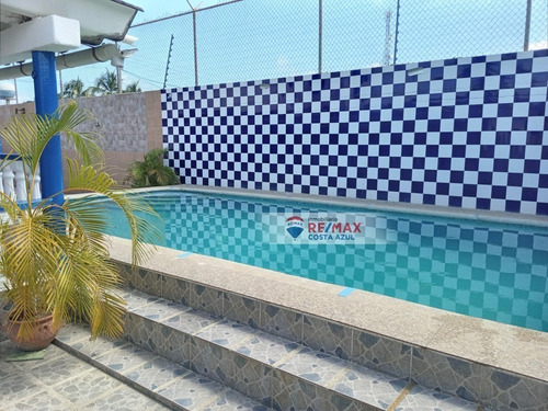 En Venta Casa Vacacional Ideal Para Posada A Una Cuadra Del Hotel Mario En Chichiriviche Con Todas Sus Comodidades.