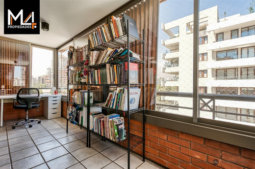 Departamento En Arriendo De 3 Dorm. + Servicio En Las Co