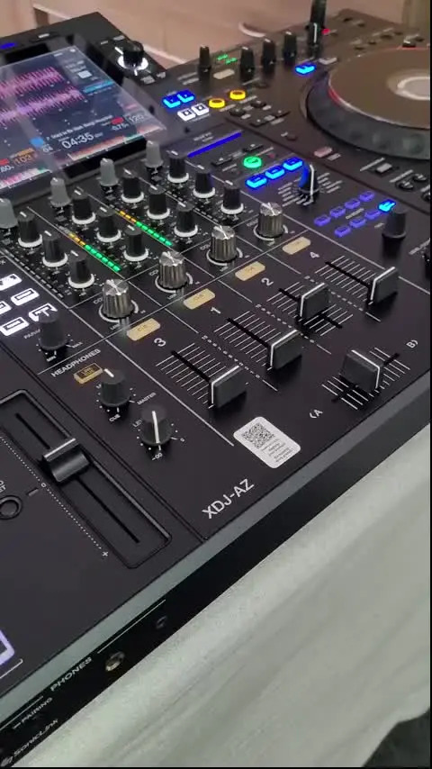 Controladora Alpha Theta Xdj-az 2 Decks 4 Canais 16 Pads