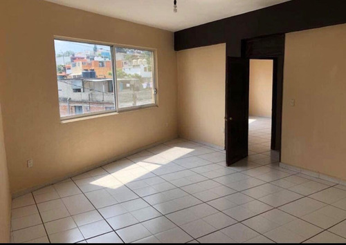 Bonito Edificio De Tres Niveles Con Local Ubicado En Jardines De Cuernavaca... 5,250,000