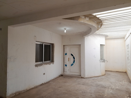Imagen 1 de 11 de Casa En Venta Con Piscina En Punto Fijo Sector Cujicana 04126887776 22-28606