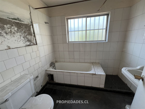 Casa En Venta De 3 Dorm. En Ñuñoa