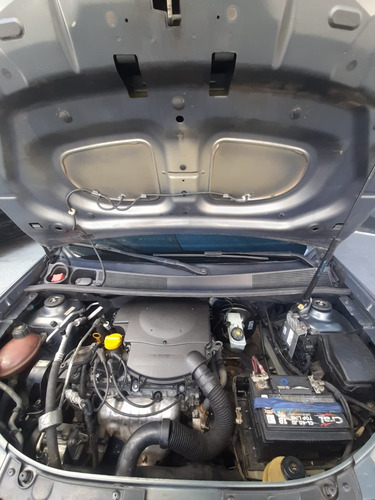 Renault Logan 1.6 Expression Hi-power 4p