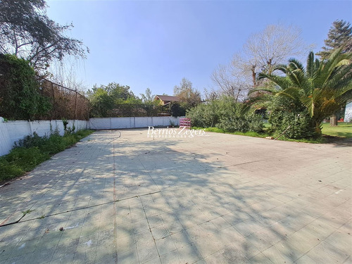 Casa En Venta, 4 Dormitorios 4 Baños, Sala De Estar La Reina