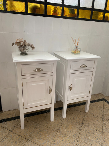 Mesa De Luz Estilo Antiguo Con Cajón Prado Muebles Satinado Blanco