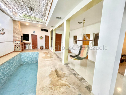 Kl Vende Espectacular Casa Concepto Abierto Moderna En Cabudare #24-26224