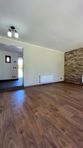Casa En Venta 4d, Chicureo, Colegio Pedregal Y San Anselmo.