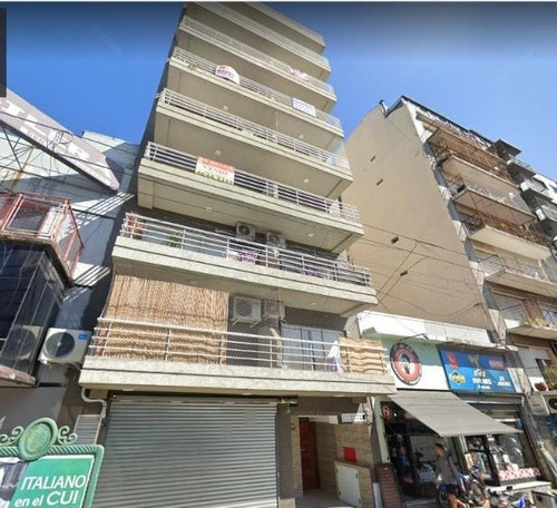 Monoambiente Divisible En Liniers 38 M², Al Frente C/balcon. Con Aire, Cortinas Y Placard.