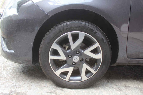 Imagen 14 de 15 de Nissan Versa 2016 4p Exclusive L4/1.6 Aut