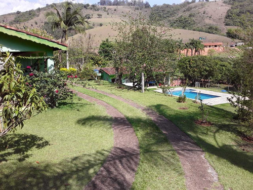 Linda Chácara Localizada No Interior De Sp