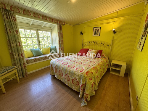 Oportunidad! Casa En Amplio Terreno Con Piscina Sd Central