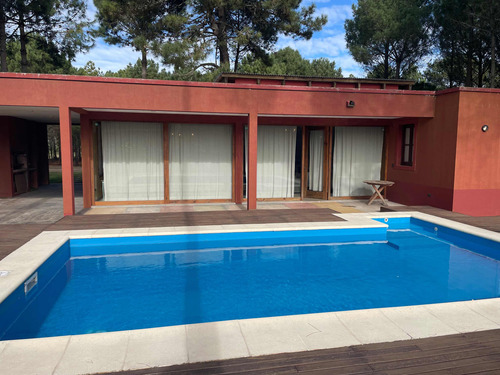 Vendo Casa Estilo Campo En Pinamar Fragata Libertad Frente A La Isla Del Golf Con Piscina
