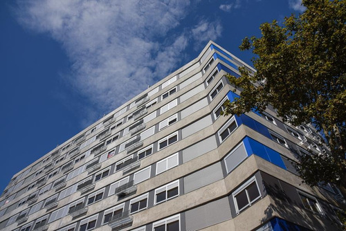 Imagen 3 de 12 de Venta- Local Comercial- Torre Indigo- Fernandez Crespo Y Cerro Largo - Con Renta